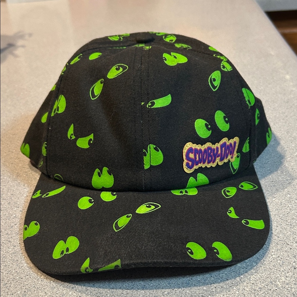Scooby-Doo -SnapBack-Black Cap with Green Eyes